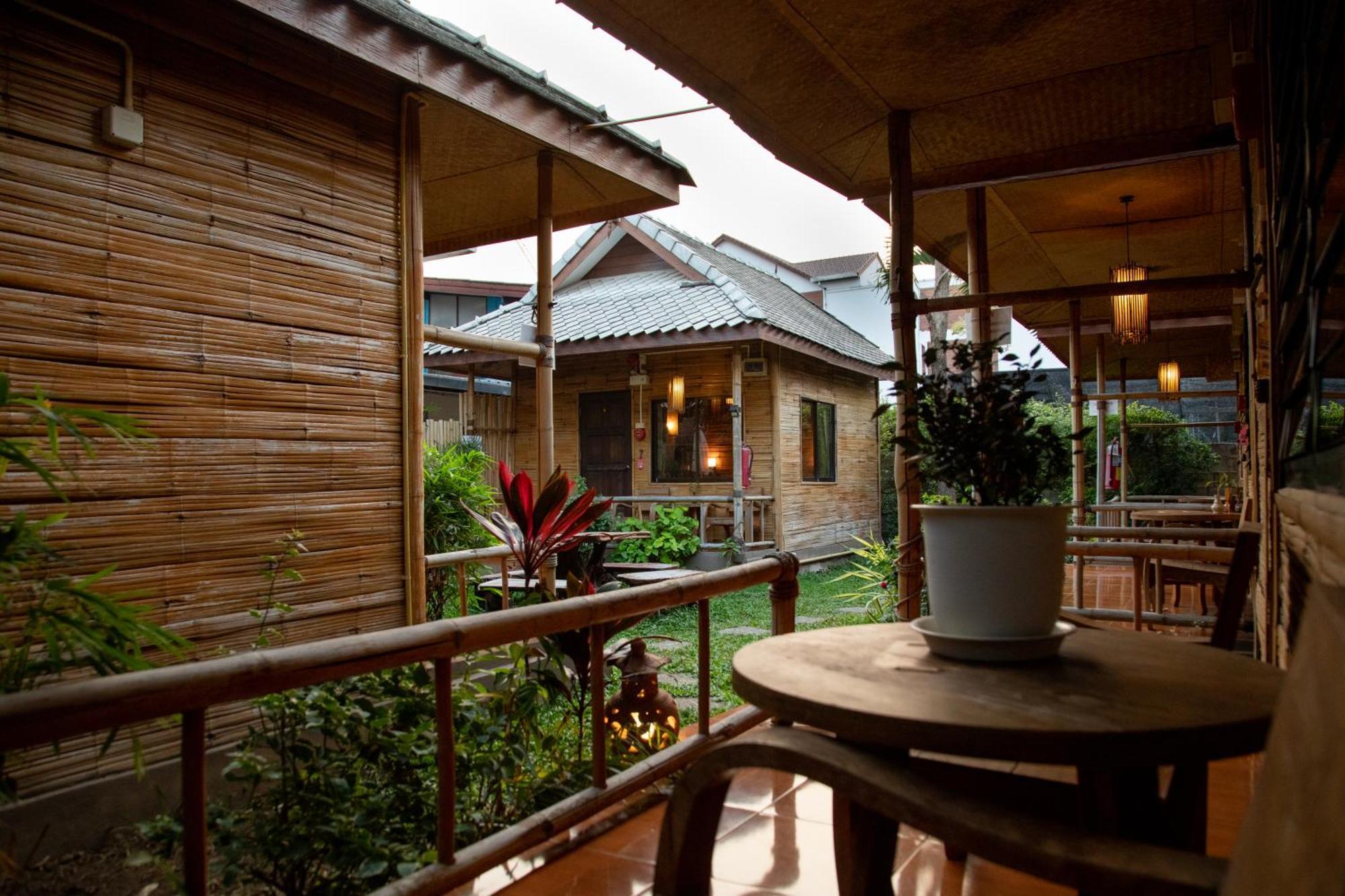 Boutique & Restaurant, Jaidee Bamboo Huts Guest house Chiang Mai